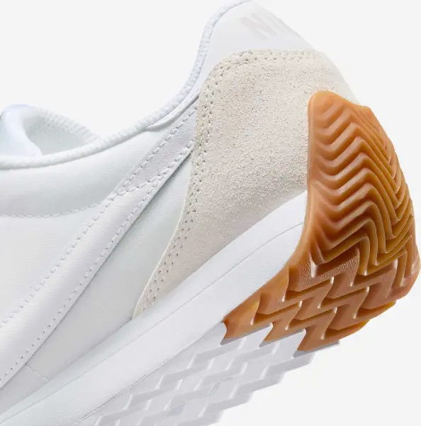 Кроссовки женские Nike PACIFIC бело-бежевые HM4771-103