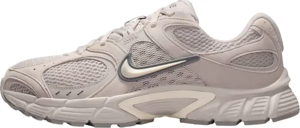 Кросівки жіночі Nike V5 RNR світло-коричневі II6294-201