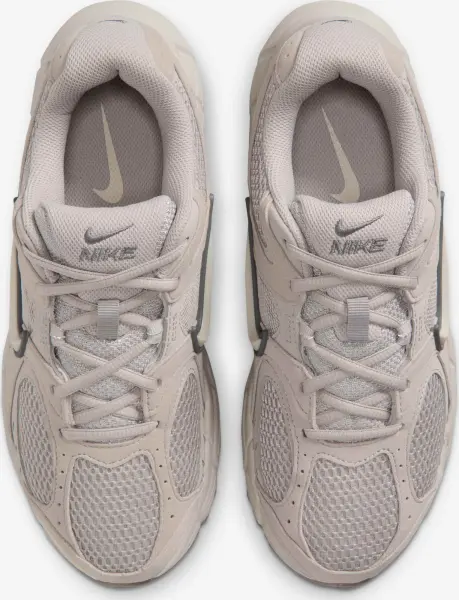 Кросівки жіночі Nike V5 RNR світло-коричневі II6294-201