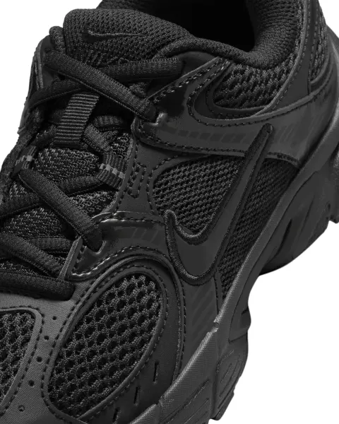 Кроссовки подростковые Nike V5 RNR (GS) черные HQ6411-002