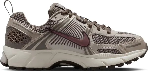 Кроссовки подростковые Nike VOMERO 5 (GS) коричневые HF6998-200