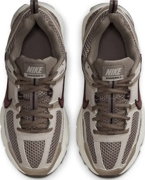Кроссовки подростковые Nike VOMERO 5 (GS) коричневые HF6998-200