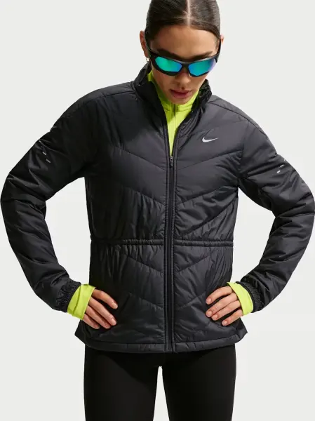 Куртка для бігу жіноча Nike SWIFT THERMA-FIT чорна HV2744-010