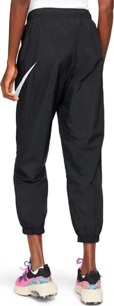 Спортивные штаны женские Nike SPORTSWEAR ESSENTIAL черные DM6183-010