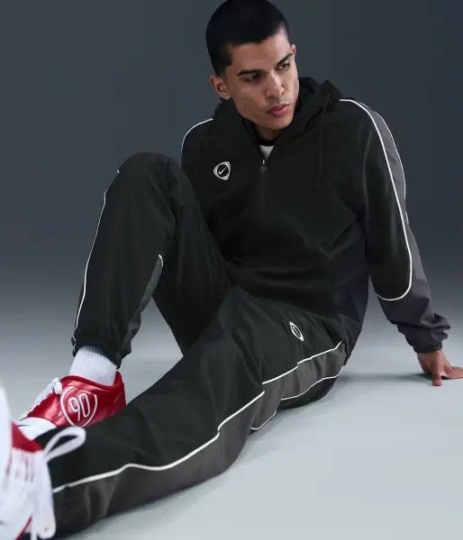Спортивный костюм Nike ACADEMY+ REPEL SOCCER WOVEN черно-темно-серый HV3581-010__HV3583-010