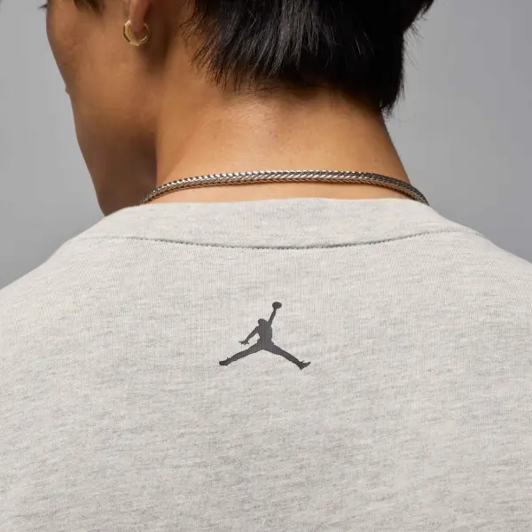 Футболка Nike JORDAN COMIC серая IF0784-050