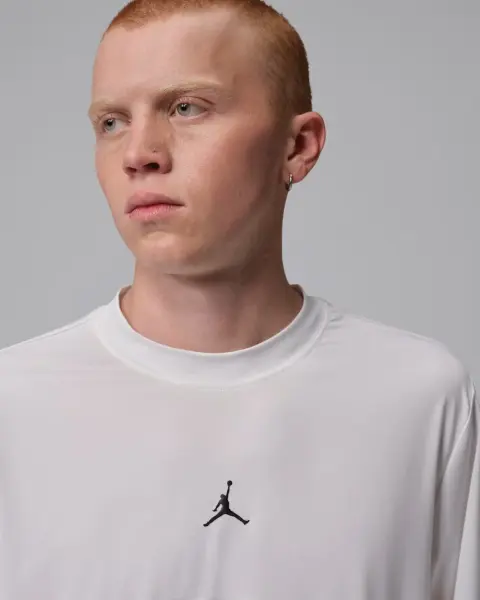 Футболка Nike JORDAN SPORT ESSENTIALS DRI-FIT белая IF0882-100