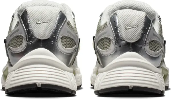 Кроссовки женские Nike V5 RNR оливково-серебряно-серые HQ7901-301