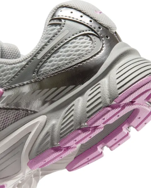 Кроссовки женские Nike V5 RNR серо-розовые HQ7901-009