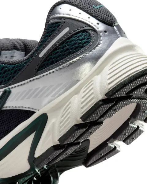 Кроссовки женские Nike V5 RNR темно-зелено-темно-серо-серебряные HQ7901-300
