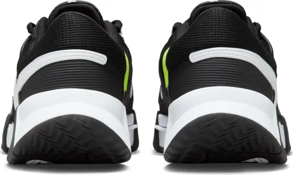 Кроссовки теннисные Nike ZOOM GP CHALLENGE 1 CLAY черно-белые FJ1813-001