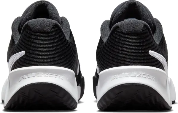 Кросівки тенісні Nike ZOOM GP CHALLENGE PRO CLAY чорно-білі FJ7767-001