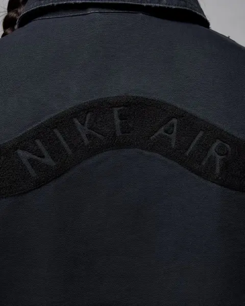 Куртка Nike AIR JORDAN RARE AIR CHICAGO черная IB3001-010
