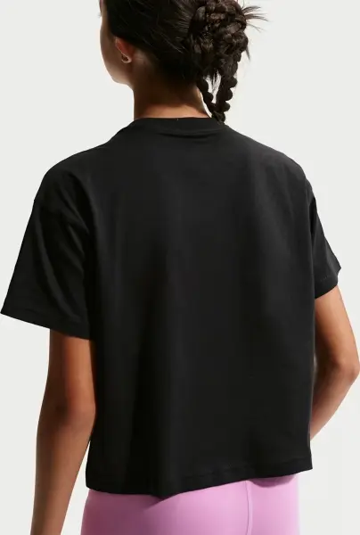Футболка подростковая Nike SPORTSWEAR BOXY черная II0884-010