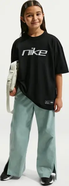 Футболка підліткова Nike SPORTSWEAR OVERSIZED чорна II1167-010