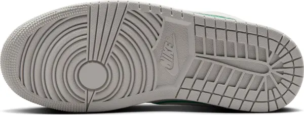 Кроссовки женские Nike AIR JORDAN 1 LOW SE светло-серо-зеленые IH3369-077