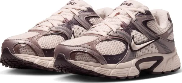 Кроссовки женские Nike V5 RNR SE светло-розово-коричневые IO0464-600