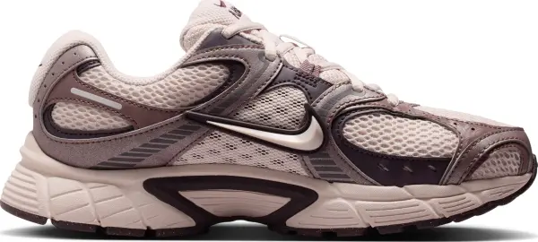 Кроссовки женские Nike V5 RNR SE светло-розово-коричневые IO0464-600