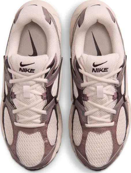 Кроссовки женские Nike V5 RNR SE светло-розово-коричневые IO0464-600