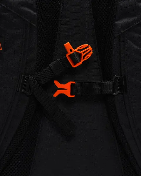 Рюкзак підлітковий Nike HAYWARD SCOUTER 22L чорно-помаранчевий HJ8231-010