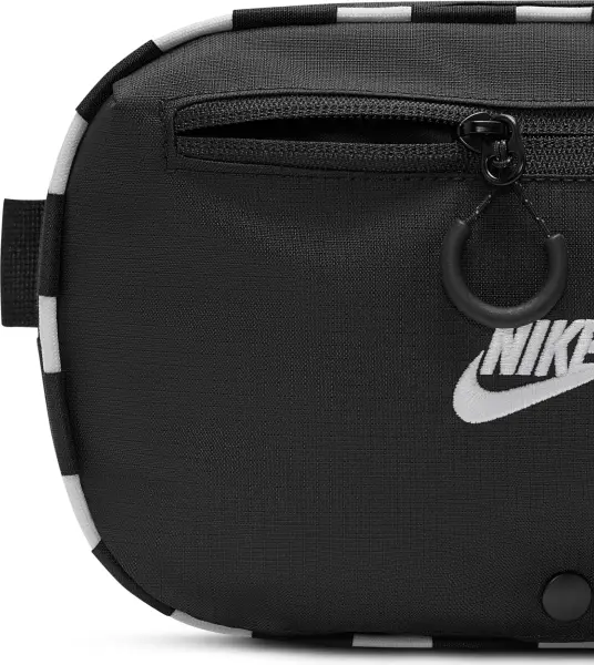 Сумка через плечо Nike HAYWARD PATROL 4L черно-белая HJ8229-011