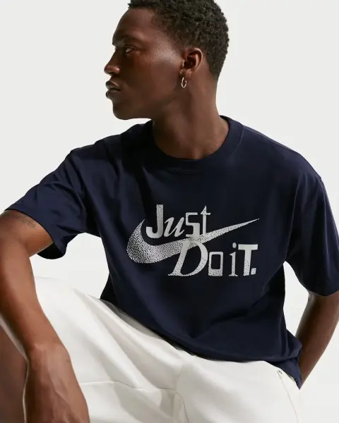 Футболка Nike SPORTSWEAR темно-синяя IH1375-451