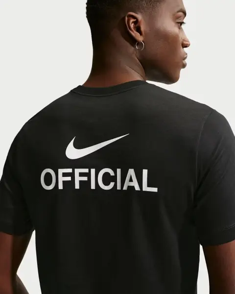 Футболка Nike SPORTSWEAR чорна IH1143-010