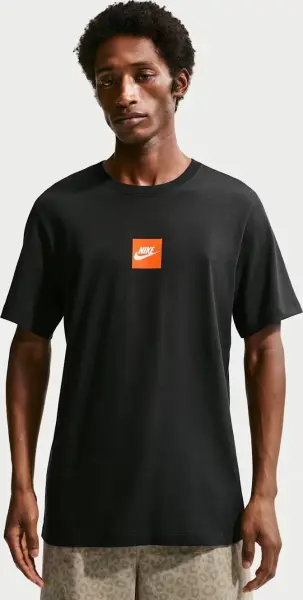Футболка Nike SPORTSWEAR черная IR4972-010