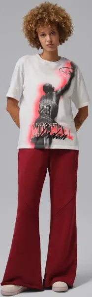 Футболка женская Nike JORDAN SPORT HERITAGE DRI-FIT GRAPHIC белая IO8722-100