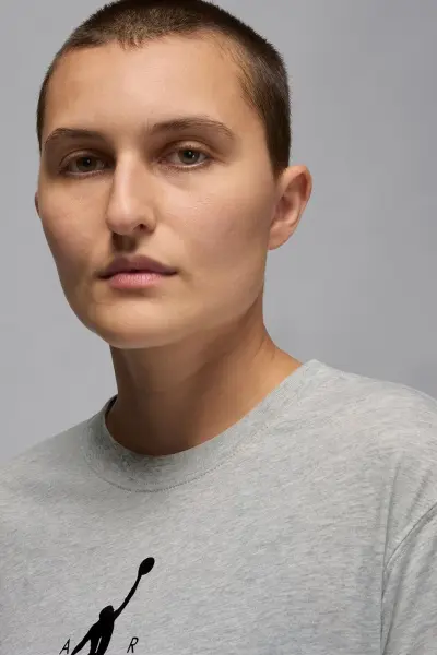 Футболка женская Nike JUMPMAN серая IM9809-052