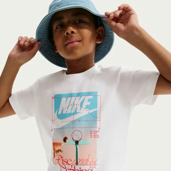 Футболка підліткова Nike SPORTSWEAR біла II0385-100