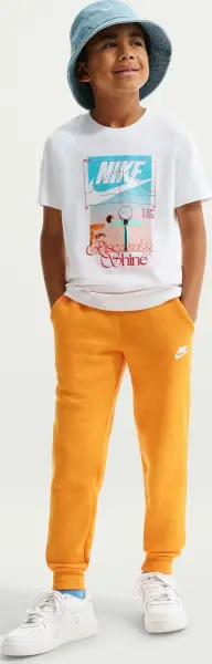 Футболка підліткова Nike SPORTSWEAR біла II0385-100