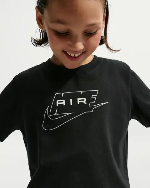 Футболка підліткова Nike SPORTSWEAR чорна II0287-010
