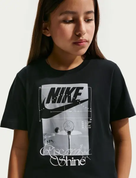 Футболка підліткова Nike SPORTSWEAR чорна II0385-010