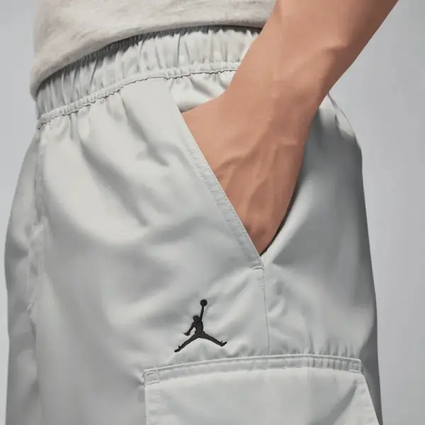 Шорты Nike JORDAN BROOKLYN светло-серые HV9683-034