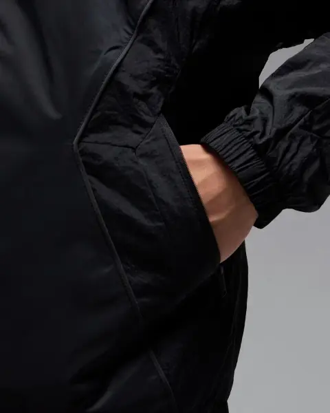 Ветровка Nike JORDAN BROOKLYN HOODED DRAFT черная HF9333-010