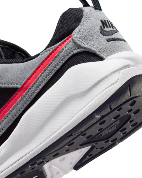 Кросівки Nike JORDAN CMFT ERA сіро-чорно-червоні HJ6777-006