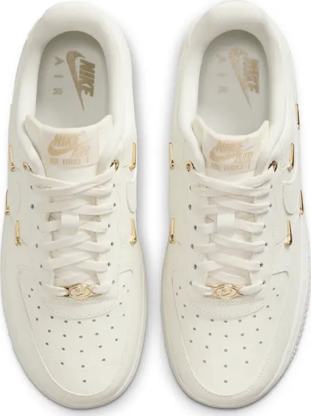Кросівки жіночі Nike AIR FORCE 1 '07 LX молочні FV3654-111