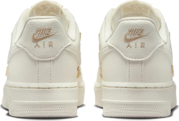 Кросівки жіночі Nike AIR FORCE 1 '07 LX молочні FV3654-111