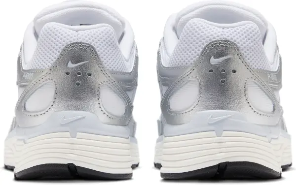 Кроссовки женские Nike P-6000 бело-серебряные BV1021-106