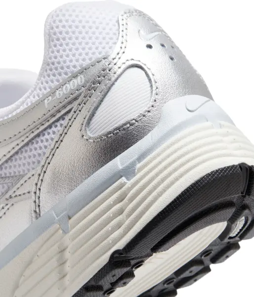 Кроссовки женские Nike P-6000 бело-серебряные BV1021-106