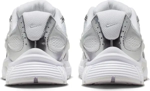Кроссовки женские Nike V5 RNR бело-серебряные HQ7901-112