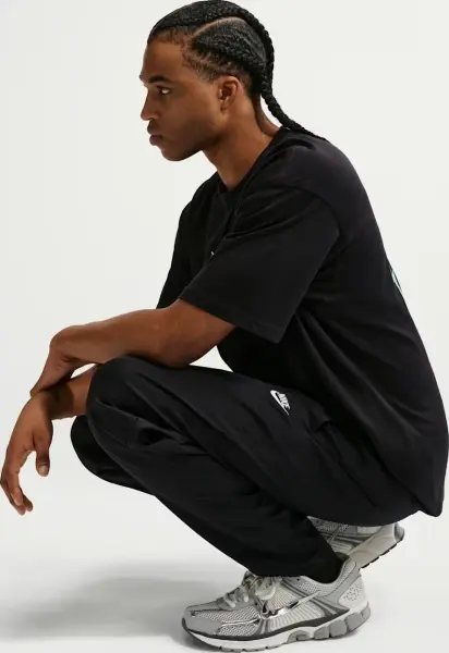 Спортивні штани Nike CLUB WOVEN TAPERED чорні HJ1997-011