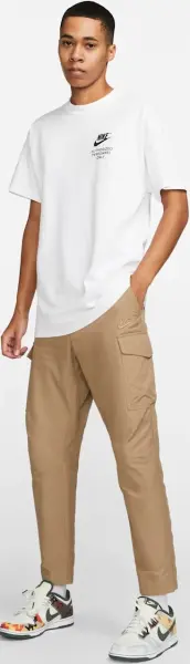 Футболка Nike SPORTSWEAR AUTHORIZED PERSONNEL біла DM6427-100