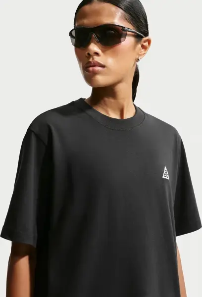 Футболка жіноча Nike ACG чорна DJ3646-011
