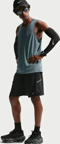 Шорты для бега Nike MILER DRI-FIT 23CM UNLINED черные IF2076-010