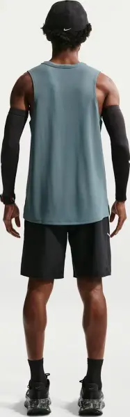 Шорты для бега Nike MILER DRI-FIT 23CM UNLINED черные IF2076-010