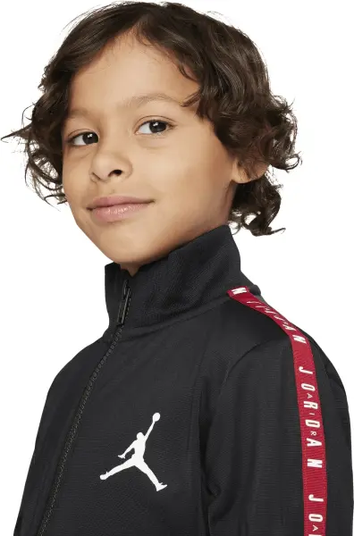 Спортивний костюм дитячий Nike AIR JORDAN TRICOT SET чорно-червоний 85A449-023