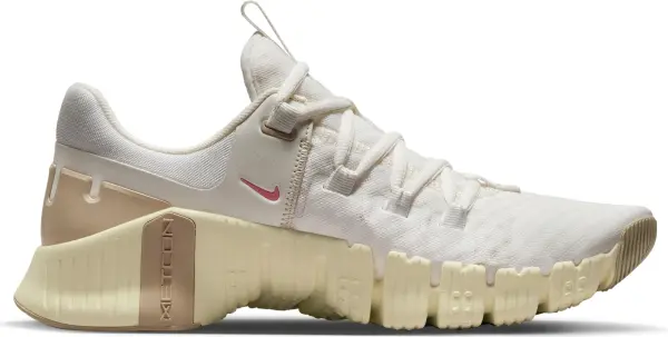 Кроссовки для тренировок женские Nike FREE METCON 5 кремово-бежевые DV3950-100