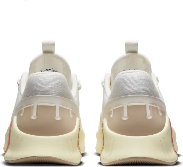 Кроссовки для тренировок женские Nike FREE METCON 5 кремово-бежевые DV3950-100